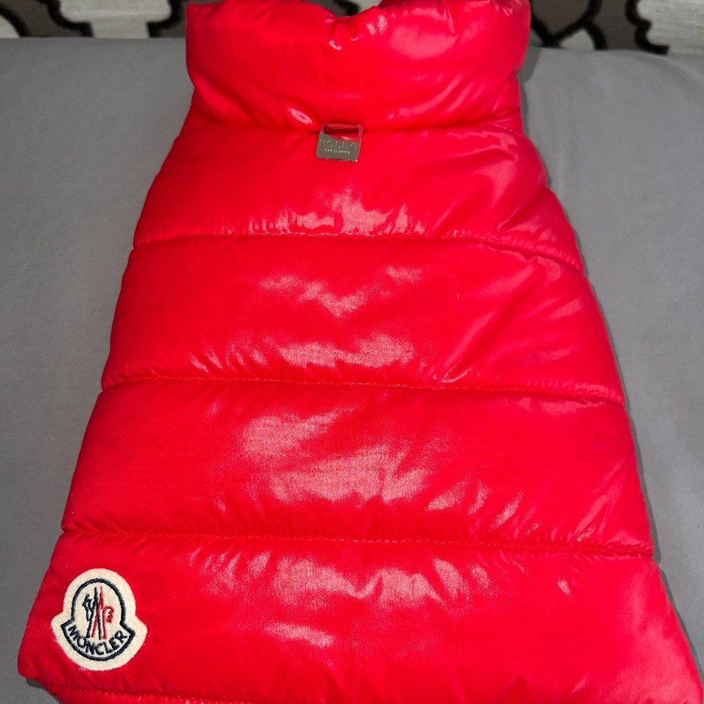 Moncler Poldo. Dog Vest
